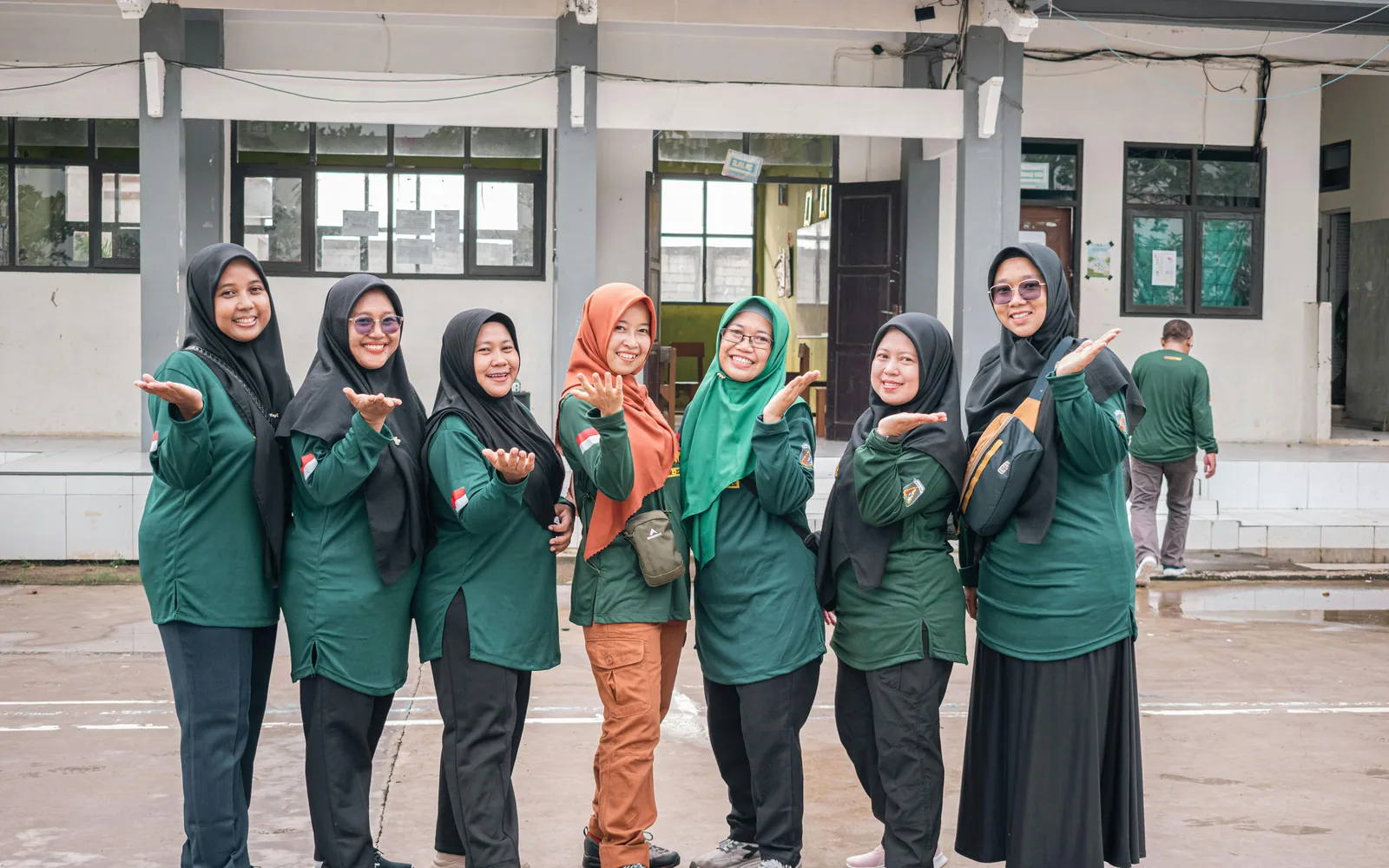 Peserta gathering Indonesia dalam suasana kebersamaan yang tertib dan ramah