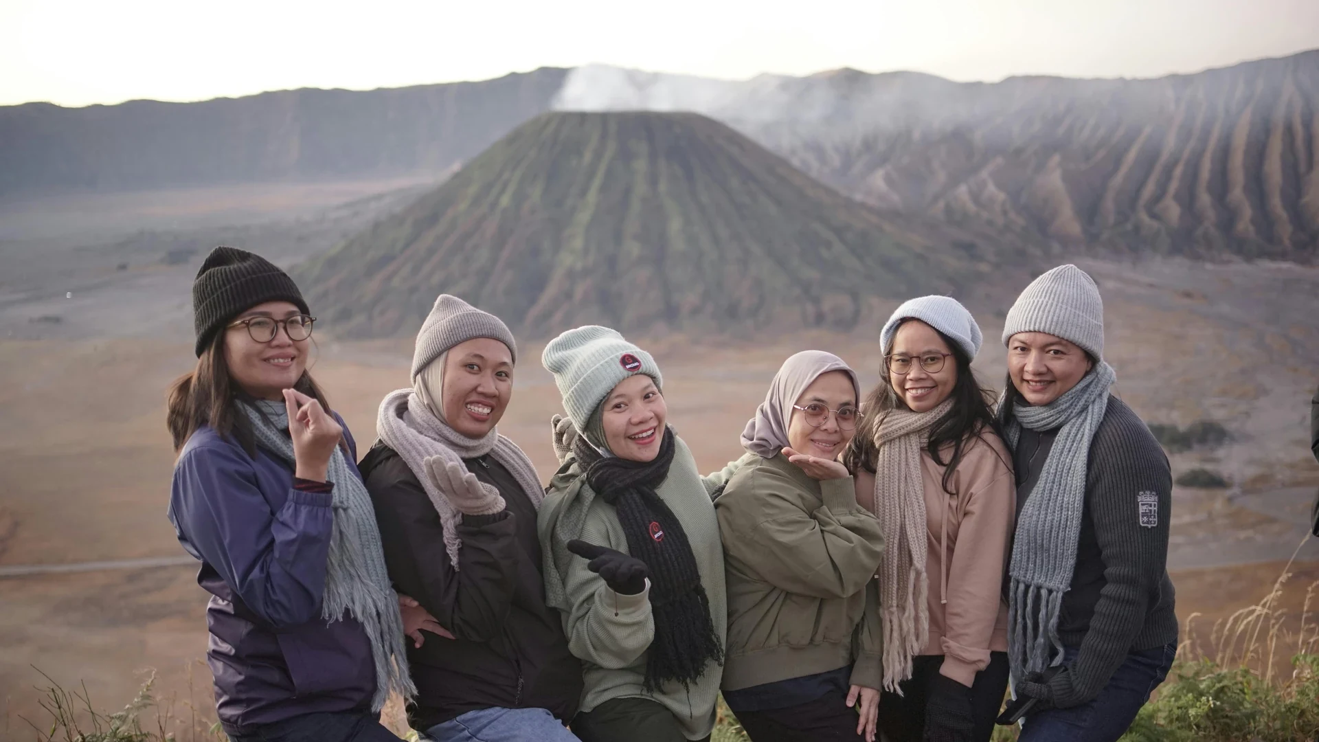 Services Semesta Indonesia untuk event organizer, corporate gathering, MICE support, outbound team building, tourism experience, dan destination management
